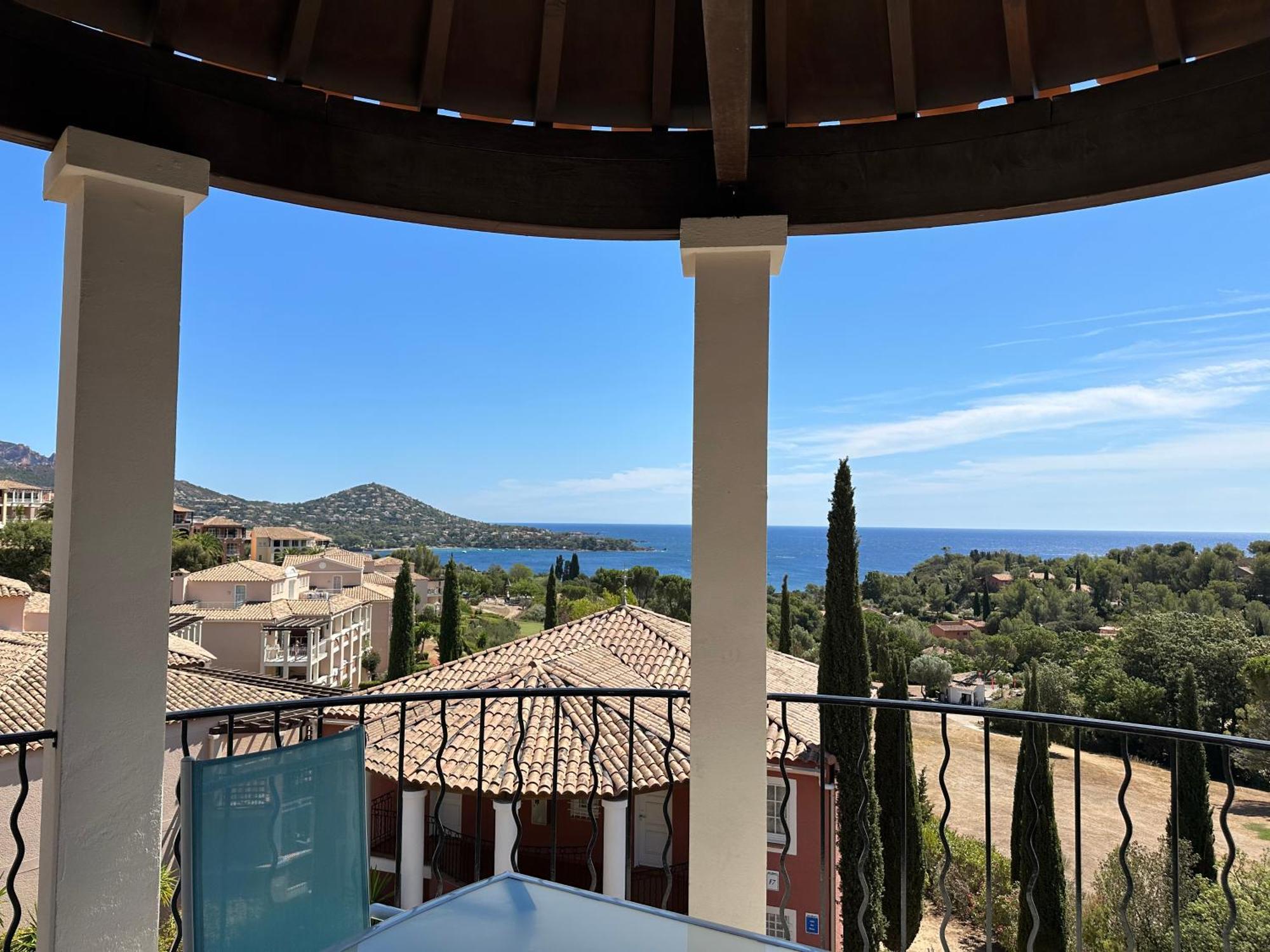 Cap Esterel Vue Mer Et Climatise Saint-Raphael  Exterior photo