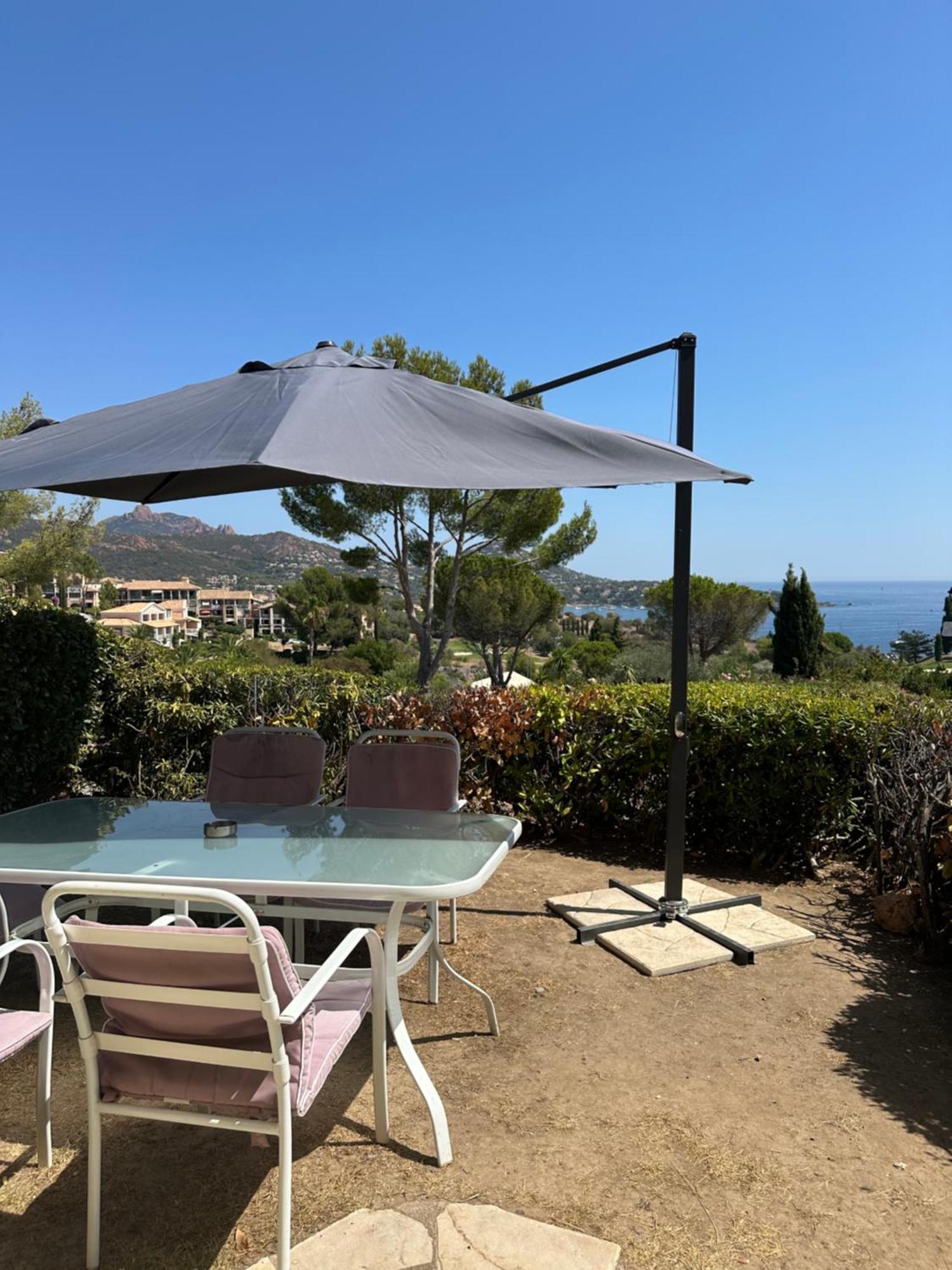 Cap Esterel Vue Mer Et Climatise Saint-Raphael  Exterior photo